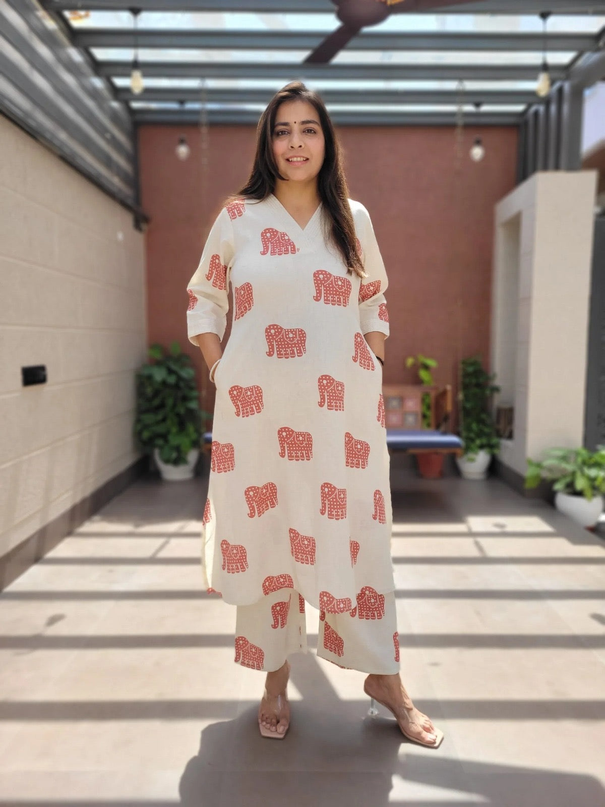 FABRIC - COTTON FLEX, A- LINE KURTHA, ANCHORING NECK, DOUBLE POCKETS IN KURTHA, SIZE S TO XXL